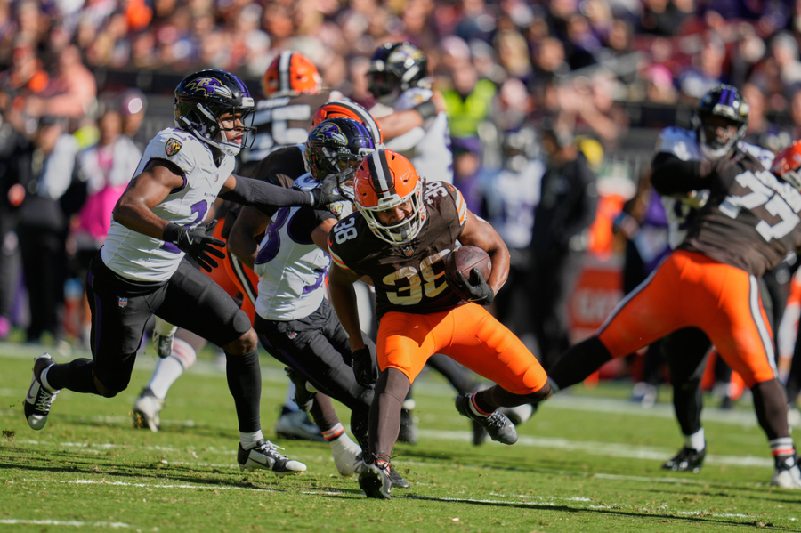 Titans Eye Elusive Back-to-Back Wins as Browns Bring AFC North Lead to Nashville
